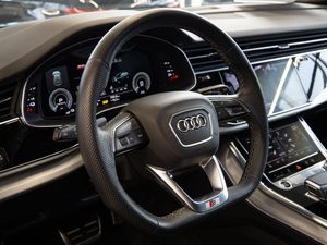 Audi Q8 55 TFSI quattro S line sport MATRIX-LED BT 21 navigation