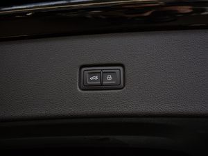 Audi Q8 55 TFSI quattro S line sport MATRIX-LED BT 29 navigation