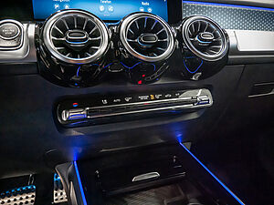 Mercedes-Benz GLB 200 GLB 200d AMG Line 11 navigation