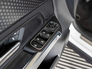 Mercedes-Benz GLB 250 4M Progressive Advanced 27 navigation
