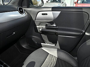 Mercedes-Benz GLA 250 e Style 15 navigation