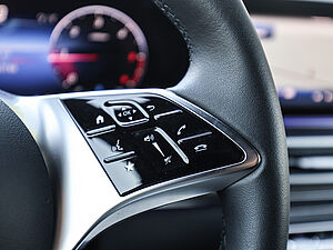 Mercedes-Benz V 300 d AVANTGARDE Extralang 17 navigation