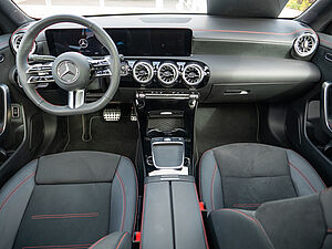 Mercedes-Benz CLA 250 4M Coupé AMG Sport Advanced Plus 8 navigation