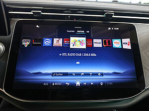 Mercedes-Benz E 220 d AMG Sport Advanced 11 navigation