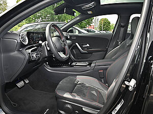 Mercedes-Benz A 200 AMG Sport Advanced Plus 10 navigation