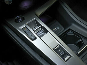 Peugeot 308 SW Allure HYBRID 136 e-DSC6 16 navigation