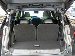 Peugeot 5008 GT HYBRID 136 e-DSC6 27 navigation