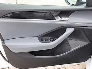 Volkswagen Passat Variant Business 2,0 l TDI DSG 30 navigation
