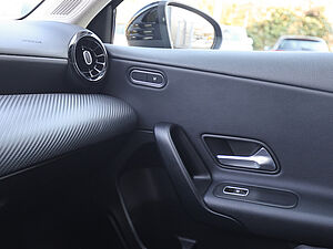 Mercedes-Benz A 250 e 18 navigation