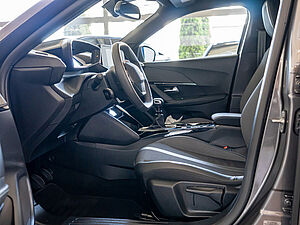 Peugeot 2008 Allure Pack 1.2 PureTech 130 18 navigation
