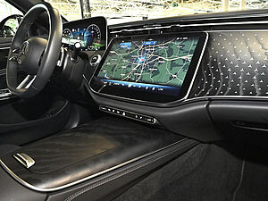 Mercedes-Benz E 300 e AMG Sport Advanced 9 navigation