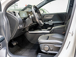 Mercedes-Benz GLA 250 e Progressive 22 navigation
