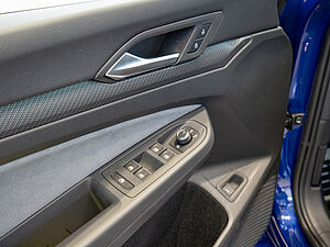 Volkswagen Golf VIII Variant R-Line 2.0 TDI DSG 31 navigation