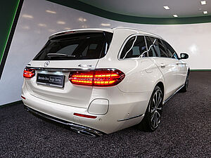 Mercedes-Benz E 300 de 4M T Exclusive 3 navigation