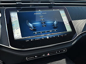 Mercedes-Benz E 200 T AMG Line 13 navigation
