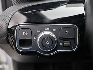Mercedes-Benz A 250 e Limousine 29 navigation
