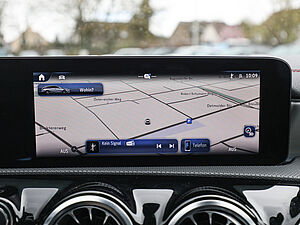 Mercedes-Benz CLA 200 SB d AMG Sport Premium 11 navigation
