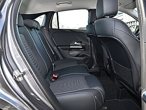 Mercedes-Benz GLA 180 Progressive 5 navigation
