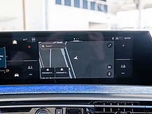 Peugeot 5008 GT HYBRID 136 e-DSC6 9 navigation