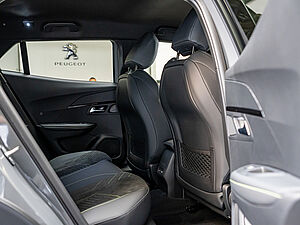 Peugeot 2008 GT HYBRID 145 e-DSC6 4 navigation