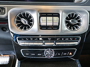 Mercedes-Benz G 63 AMG Magno 12 navigation