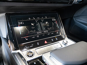 Audi Q8 e-tron Q8 S line 50 e-tron quattro 16 navigation