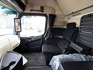 Mercedes-Benz Actros 1853 LS 4x2 F 13 15 navigation