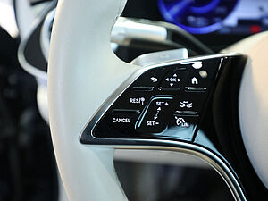 Mercedes-Benz EQS 580 4M AMG Line 28 navigation