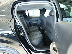 Peugeot 208 Neuer Allure PureTech 100 4 navigation