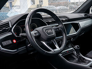 Audi Q3 S line 35 TDI quattro S tronic 28 navigation