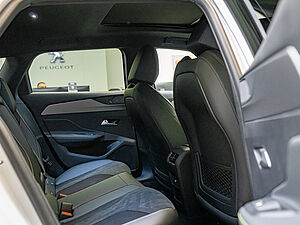 Peugeot 308 SW GT HYBRID 136 e-DSC6 4 navigation