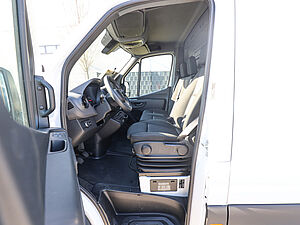 Mercedes-Benz Sprinter 317 CDI L3H2 9 navigation