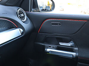 Mercedes-Benz GLB 200 GLB 200d AMG Line 17 navigation