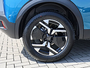 Peugeot 2008 GT HYBRID 145 e-DSC6 5 navigation
