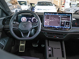 Volkswagen Passat R-Line 2.0 TDI 4M 9 navigation