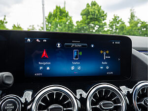 Mercedes-Benz GLA 220 d 4M AMG Sport Premium 10 navigation