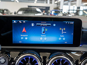 Mercedes-Benz CLA 200 Coupé AMG Sport Premium 11 navigation
