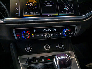 Audi Q3 S line 35 TDI quattro S tronic 12 navigation