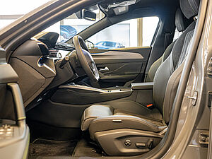 Peugeot 308 e-GT 156 18 navigation