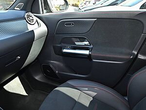 Mercedes-Benz GLA 220 4M AMG Line 15 navigation