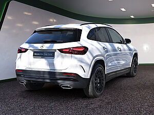 Mercedes-Benz GLA 220 4M AMG Line 4 navigation