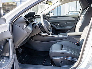 Peugeot 308 Allure HYBRID 145 e-DSC6 18 navigation