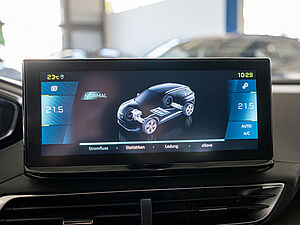 Peugeot 3008 GT 300 Hybrid4 Allrad 9 navigation