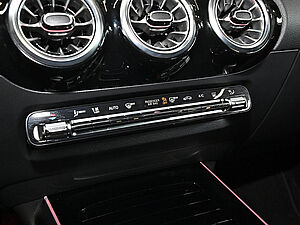 Mercedes-Benz EQA 300 4M Progressive Advanced Facelift 12 navigation
