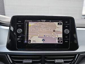Volkswagen T-Roc Life 1.5 l TSI DSG 13 navigation