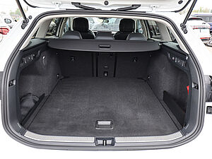 Volkswagen Passat Variant Business 2,0 l TDI DSG 32 navigation