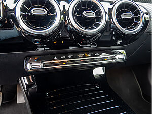 Mercedes-Benz A 180 Progressive Advanced 12 navigation