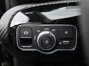 Mercedes-Benz A 250 e 30 navigation