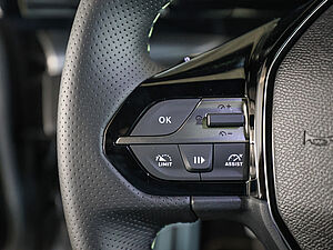Peugeot 408 GT HYBRID 145 e-DSC6 22 navigation