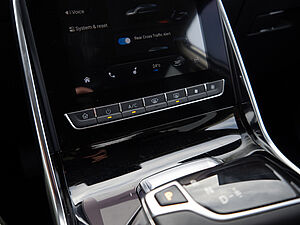 Maxus Euniq 6 Limited LED Panorama LEDER 15 navigation